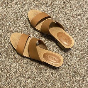 Madewell Clara Clog Sandals in Camel/ Light Brown